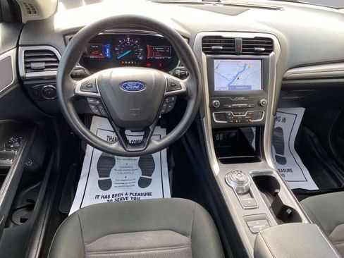 Used 2019 Ford Fusion SE image 27