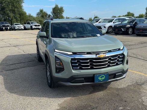 Certified 2025 Chevrolet Equinox LT w/ Convenience Package II AWD/4WD image 3