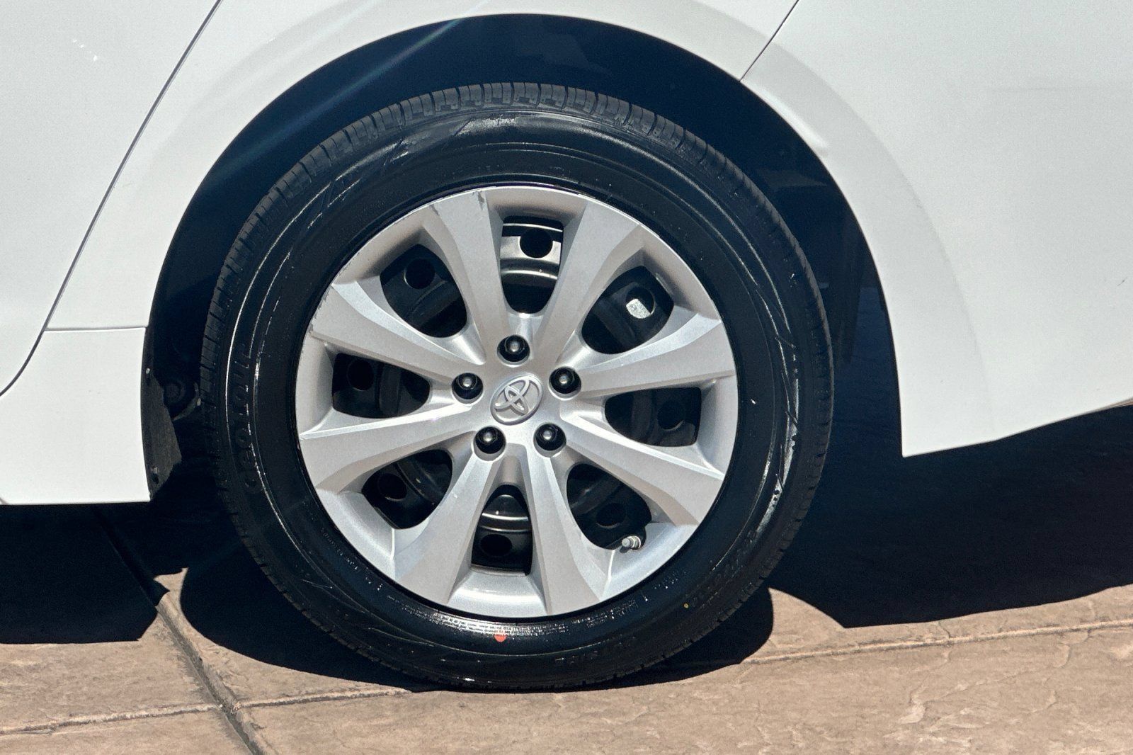 Used 2023 Toyota Corolla LE FWD image 32