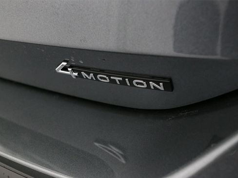 New 2026 Volkswagen Tiguan SE R-Line image 12