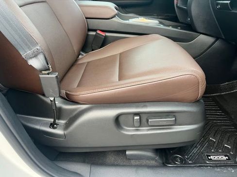 Used 2025 Honda Passport EX-L image 33