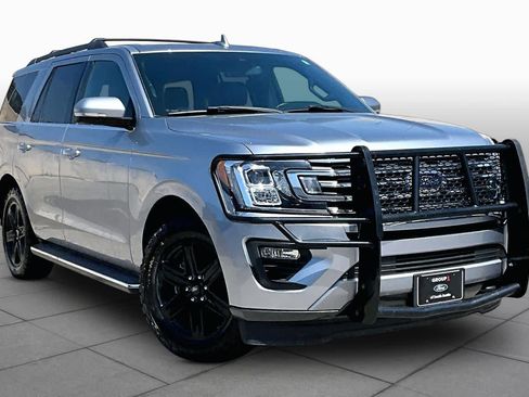 Used 2020 Ford Expedition XLT w/ Equipment Group 202A AWD/4WD image 3