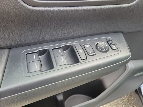 Used 2025 Honda CR-V EX image 18