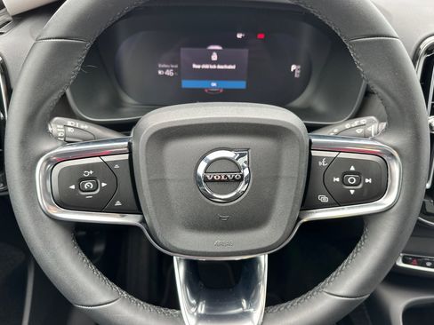 Used 2023 Volvo XC40 Recharge Ultimate image 26