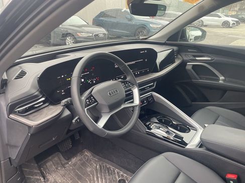 Used 2025 Audi Q5 Premium Plus w/ Premium Plus image 11