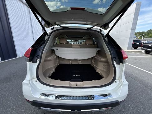 Used 2018 Nissan Rogue SL w/ Premium Package FWD image 21