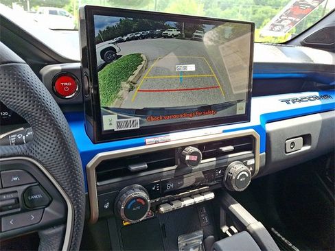 New 2025 Toyota Tacoma TRD Off-Road image 7