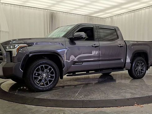 Used 2022 Toyota Tundra Platinum image 3