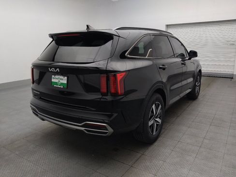 Used 2023 Kia Sorento S image 9
