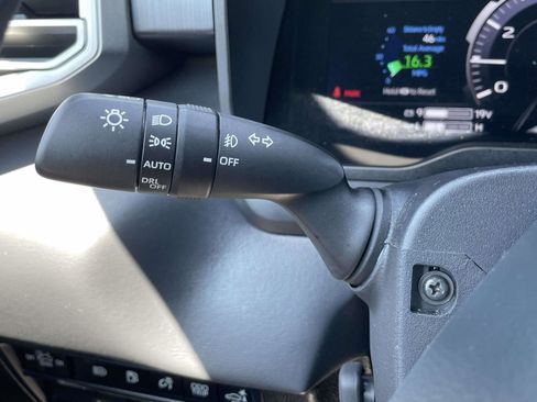 Used 2025 Toyota Tundra Platinum AWD/4WD image 26