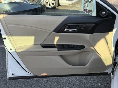 Used 2015 Honda Accord EX-L image 10