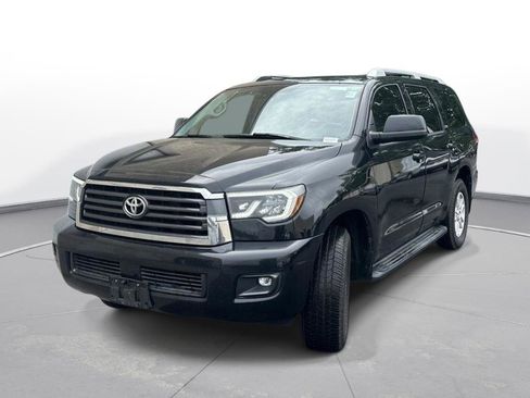 Used 2019 Toyota Sequoia SR5 w/ Premium Package RWD image 2