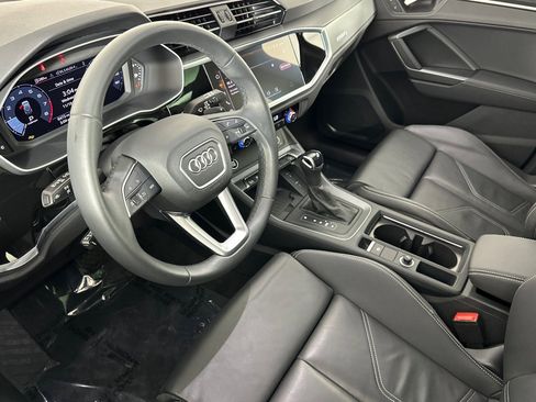 Used 2025 Audi Q3 2.0T Premium image 9