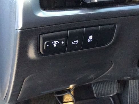 Used 2025 Hyundai Santa Cruz SE image 21