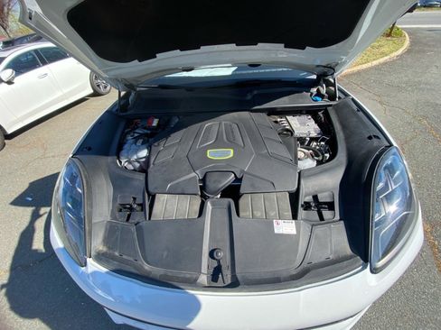 Used 2019 Porsche Cayenne E-Hybrid image 16