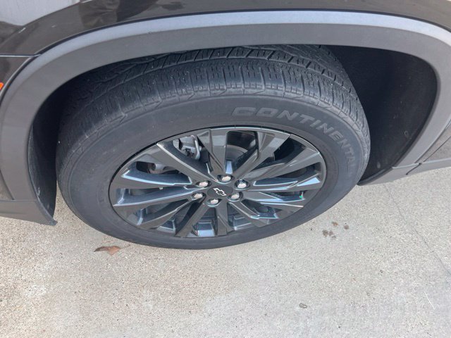 Used 2023 Chevrolet Traverse RS w/ LPO, Floor Liner Package FWD image 2