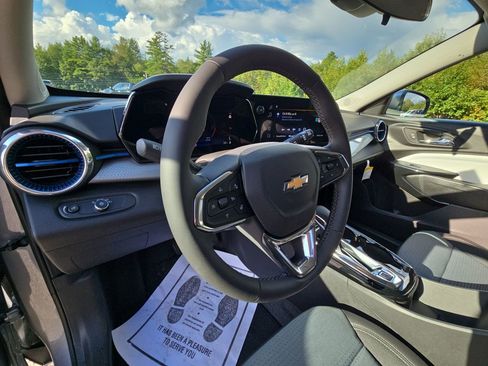 New 2025 Chevrolet Trax LT w/ Driver Confidence Package image 46