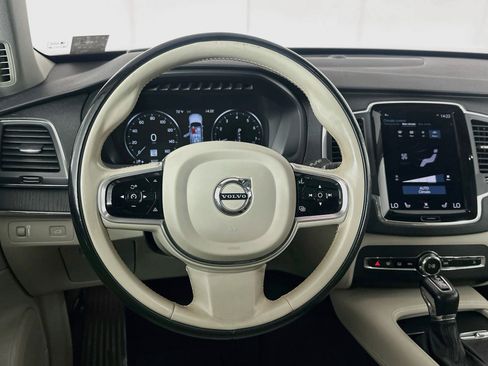 Used 2020 Volvo XC90 T6 Momentum AWD/4WD image 17