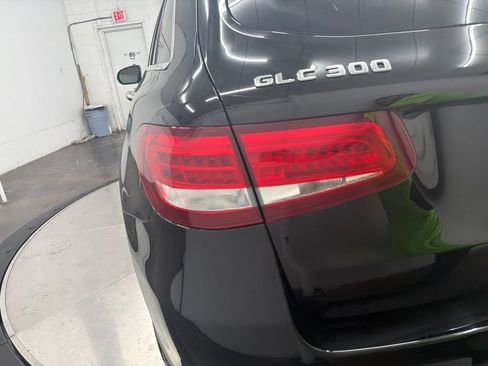 Used 2018 Mercedes-Benz GLC 300 4MATIC image 11