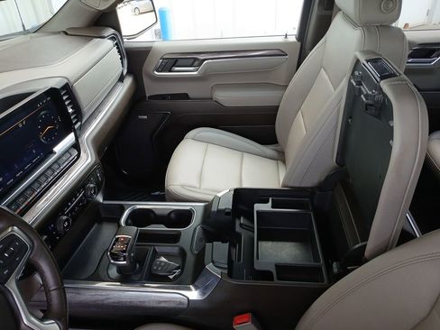 Certified 2023 Chevrolet Silverado 1500 LTZ AWD/4WD image 19