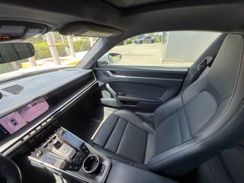 Used 2025 Porsche 911 Carrera RWD image 15