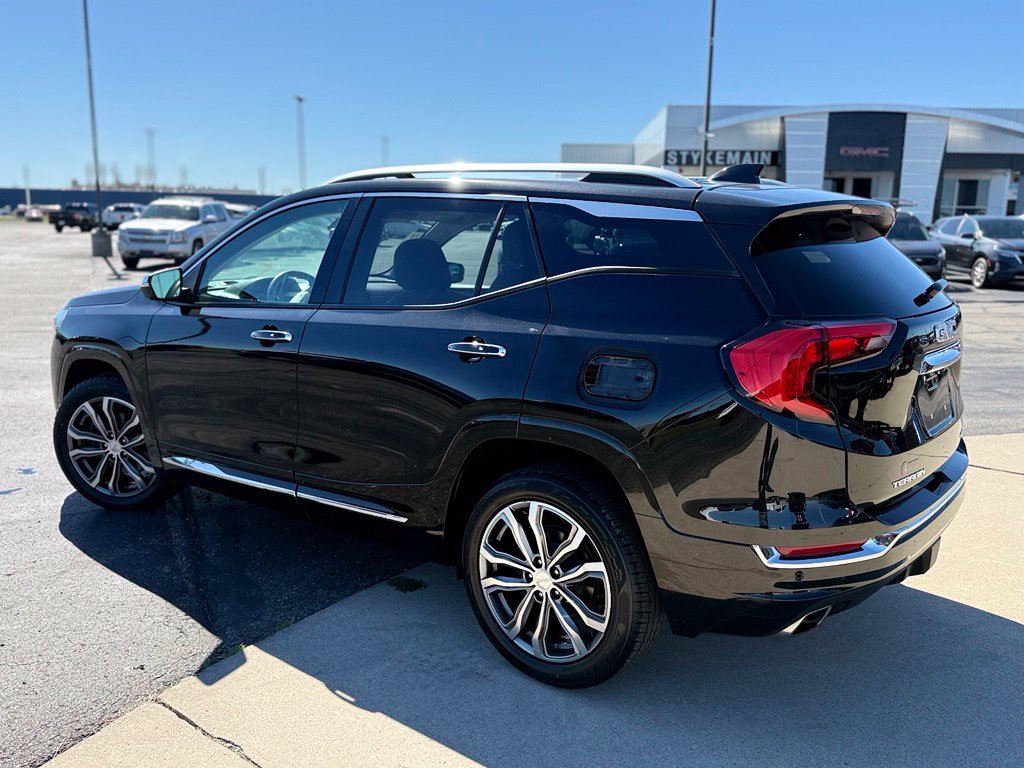 Used 2019 GMC Terrain Denali w/ Advanced Safety Package AWD/4WD image 3