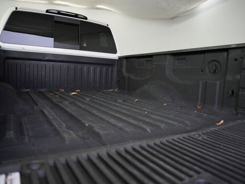 Used 2019 Nissan Titan PRO-4X image 35