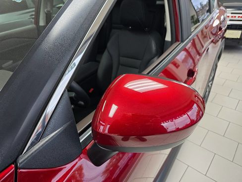 Used 2023 Nissan Rogue SV w/ SV Premium B Package image 8