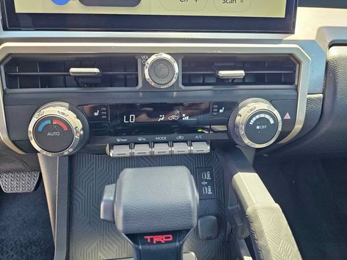 Certified 2026 Toyota Tacoma TRD Off-Road AWD/4WD image 28