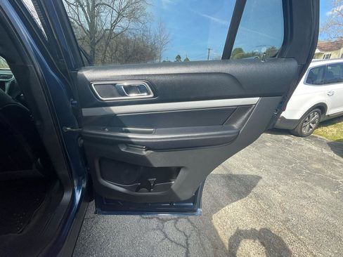 Used 2017 Ford Explorer XLT w/ Equipment Group 202A image 26