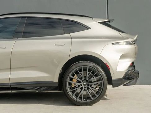 Used 2023 Aston Martin DBX 707 image 24