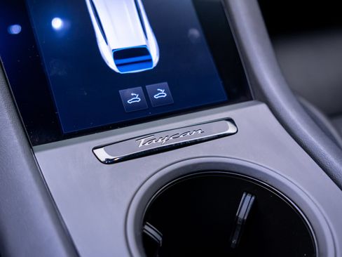 Certified 2022 Porsche Taycan 4 Cross Turismo AWD/4WD image 29