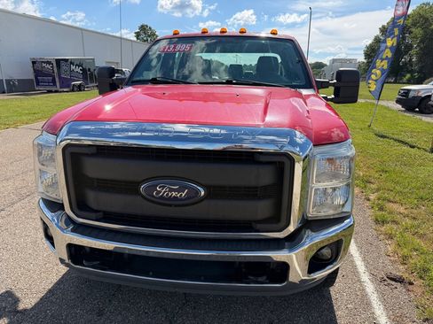 Used 2016 Ford F250 XL w/ XL Appearance Package AWD/4WD image 4