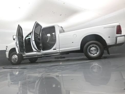 Used 2026 RAM 3500 Laramie w/ Max Tow Package AWD/4WD image 54