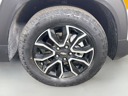 Used 2023 Chevrolet TrailBlazer ACTIV w/ Technology Package image 32