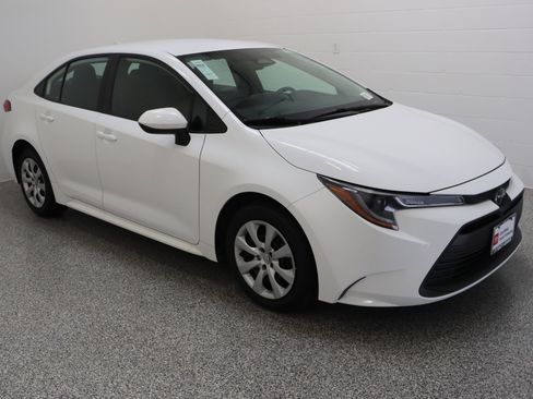 Certified 2024 Toyota Corolla LE FWD image 4