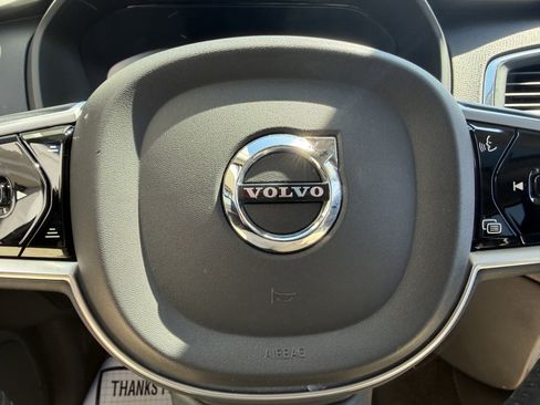 Used 2020 Volvo XC90 T6 Momentum w/ Protection Package Premier AWD/4WD image 39