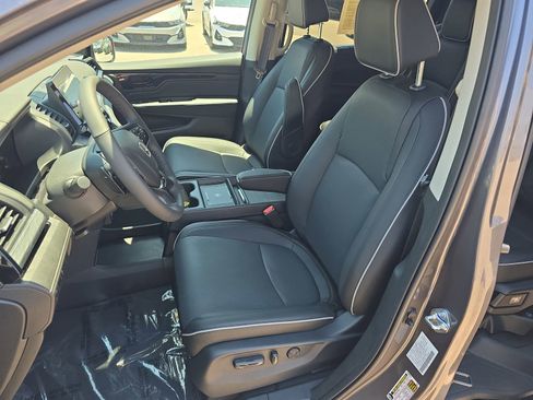 Used 2026 Honda Odyssey Elite image 17