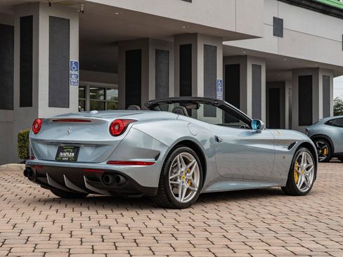 Used 2016 Ferrari California T RWD image 58