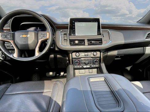Used 2024 Chevrolet Tahoe High Country w/ Premium Package AWD/4WD image 9