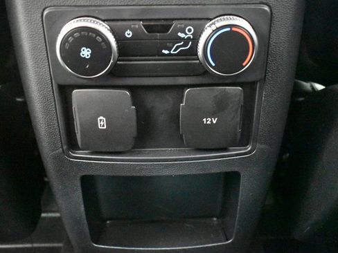 Used 2020 Ford Explorer XLT w/ Equipment Group 202A image 20