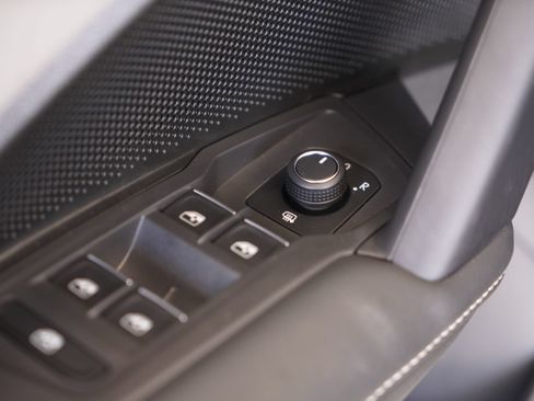 New 2026 Volkswagen Tiguan SE R-Line FWD image 16