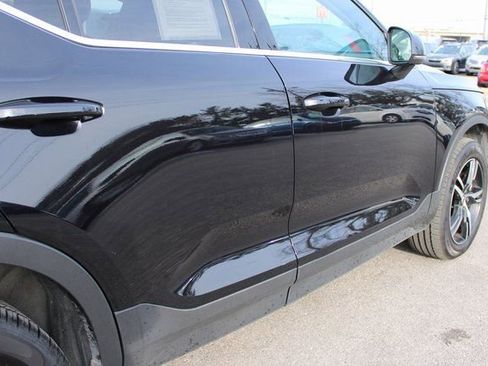 Used 2025 Volvo XC40 B5 Core image 50