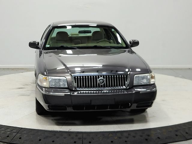 Used 2007 Mercury Grand Marquis GS RWD image 2