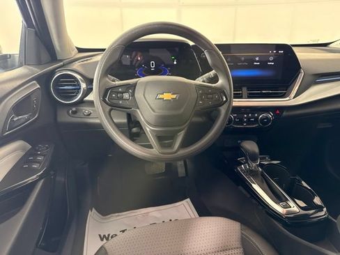 Used 2024 Chevrolet Trax LT FWD image 26