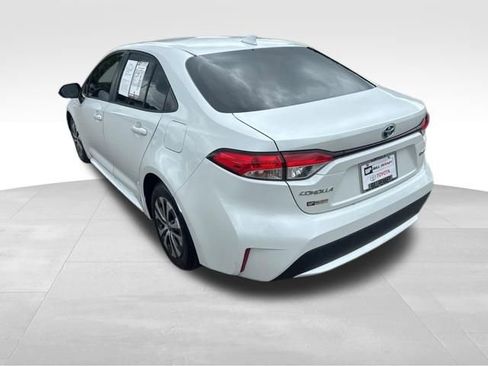 Used 2022 Toyota Corolla LE w/ Premium Interior Package FWD image 3