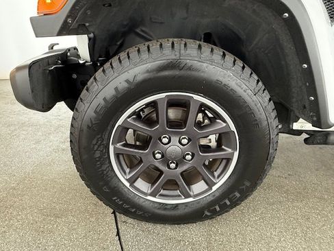 Certified 2022 Jeep Gladiator Overland w/ Popular Equipment Package image 6