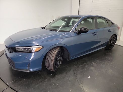 Used 2025 Honda Civic Sport image 3