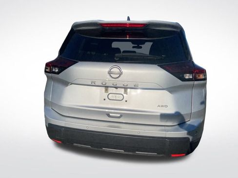 Used 2024 Nissan Rogue S image 6