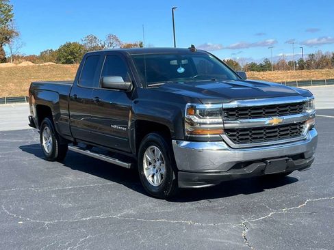 Used 2018 Chevrolet Silverado 1500 LT image 22